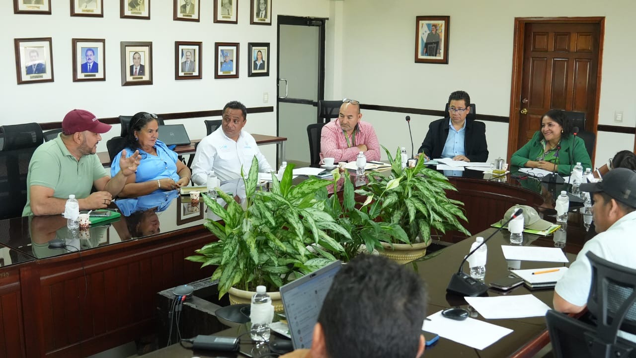 Ministra de la SAG sostuvo importante reunión con representantes de la cadena de valor del frijol